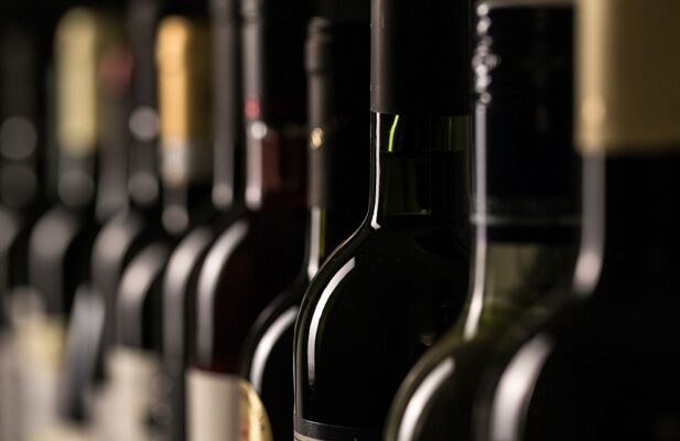 Những chai rượu vang Ý nhập khẩu luôn mang vẻ đẹp bí ẩn